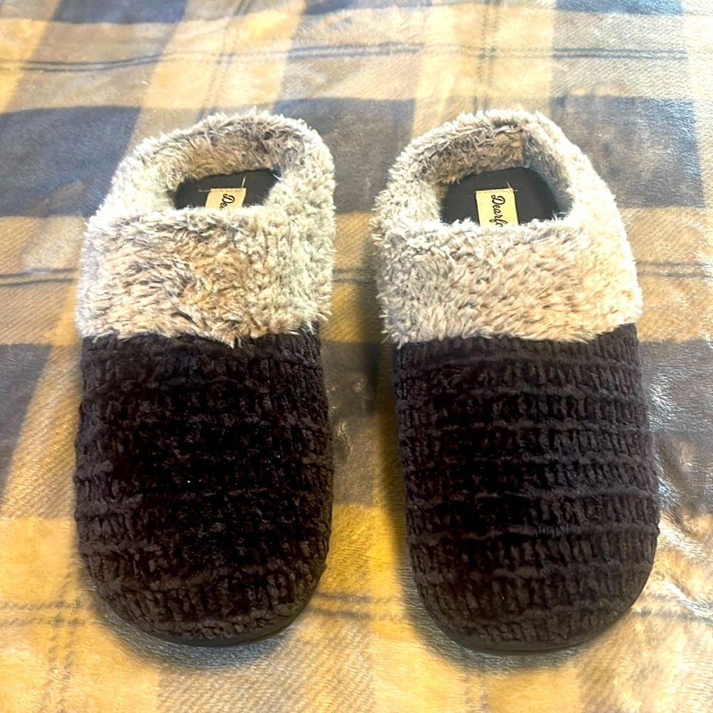 Dearforms Slippers, Black Chenille with Grey Trim, Women’s Size M 7-8